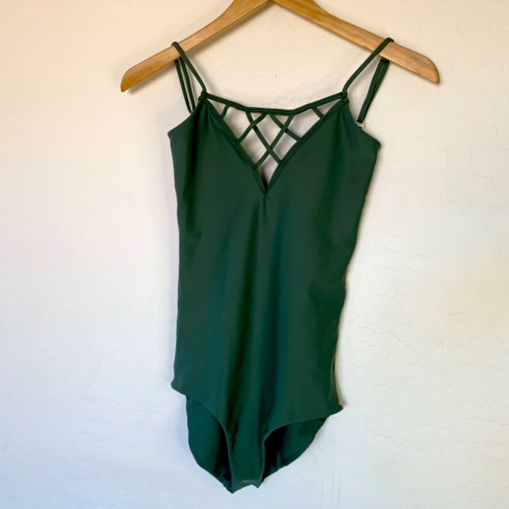 Issa De’mar Swim suit. Size: Small. Great used condition.